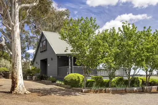 51 Overnewton Road, Keilor Sold by Christie's International Real Estate Victoria - image 10