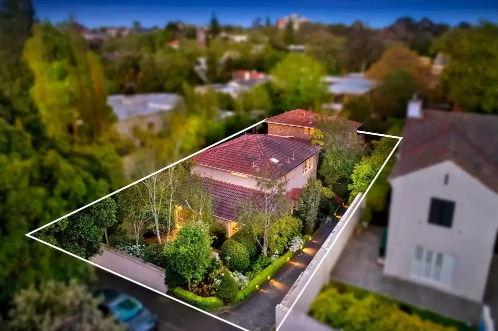 4a - 4b Canberra Road, Toorak Sold by Christie's International Real Estate Victoria - image 1