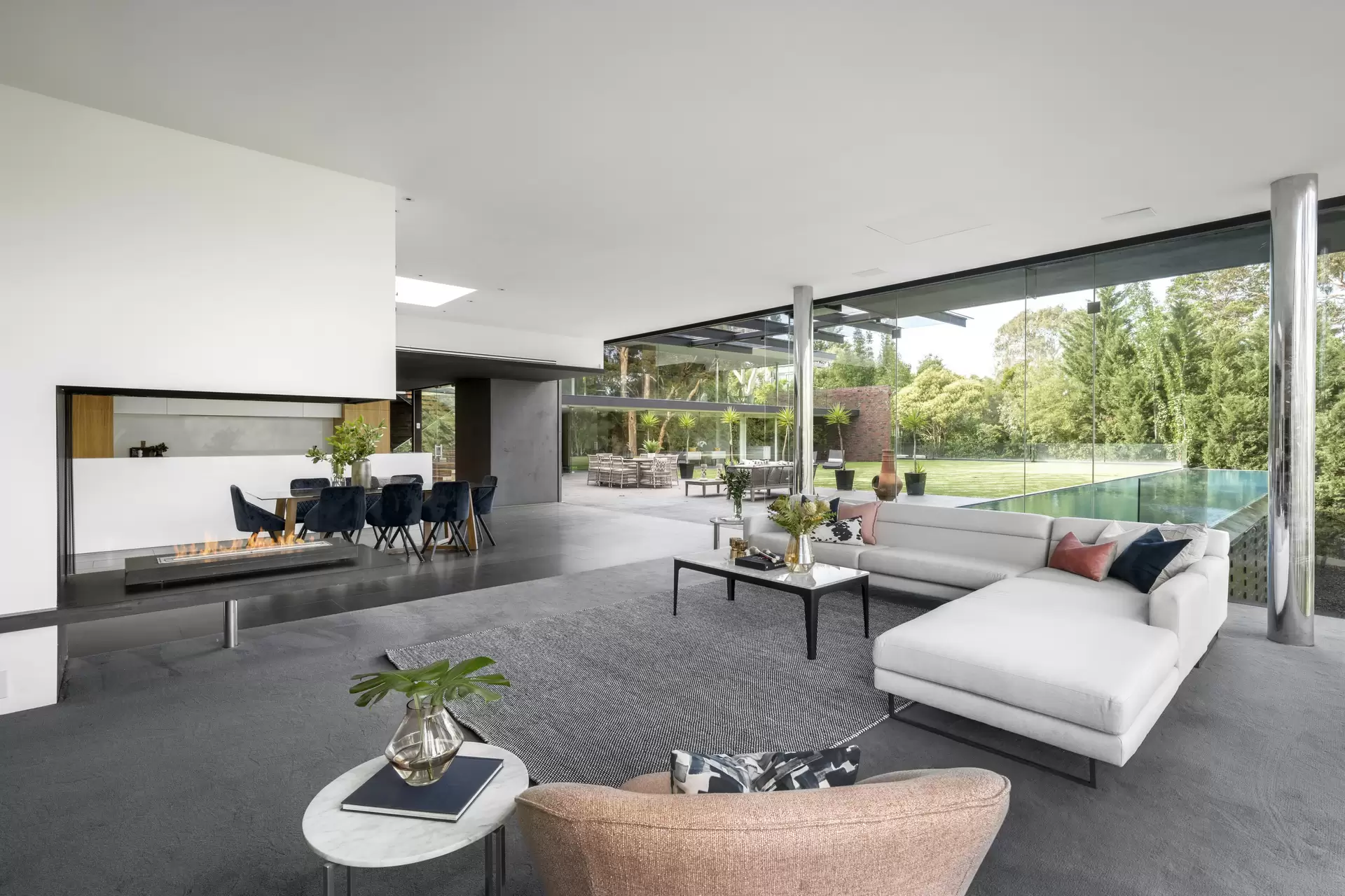 19-21 Riverside Road, Ivanhoe Sold by Christie's International Real Estate Victoria - image 1
