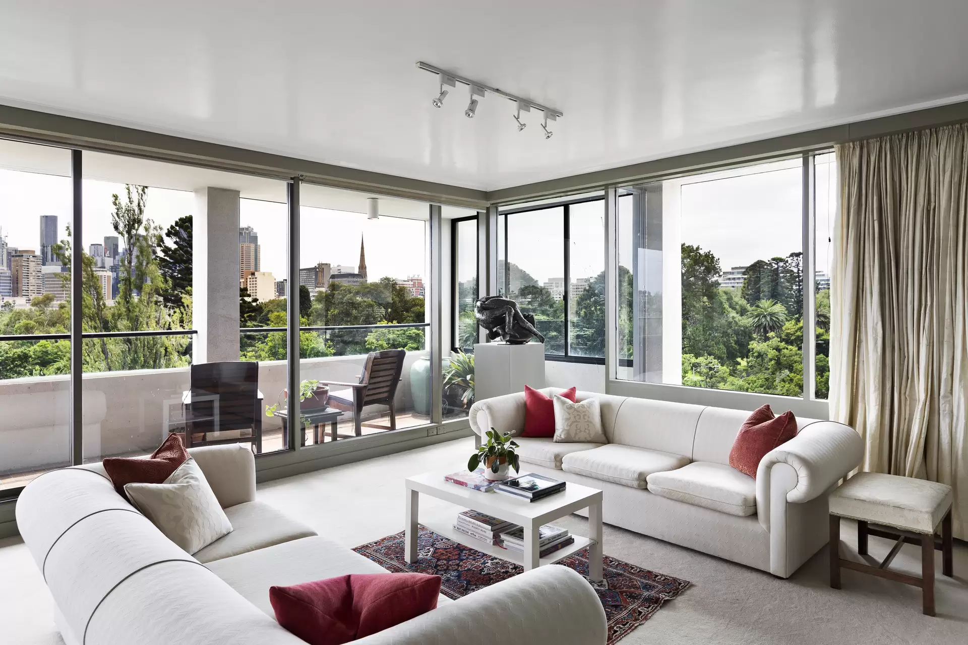 5/58 Clarendon Street, East Melbourne Sold by Christie's International Real Estate Victoria - image 1