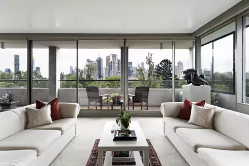 5/58 Clarendon Street, East Melbourne Sold by Christie's International Real Estate Victoria - image 1