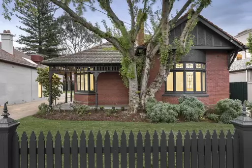 16 Thanet Street, Malvern Sold by Christie's International Real Estate Victoria - image 1