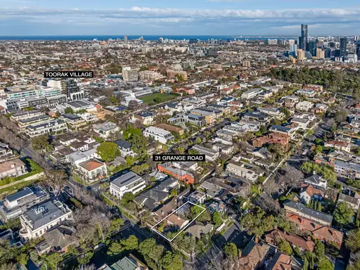 31 Grange Road, Toorak Sold by Christie's International Real Estate Victoria - image 2