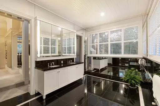 255 Domain Road, South Yarra Sold by Christie's International Real Estate Victoria - image 1